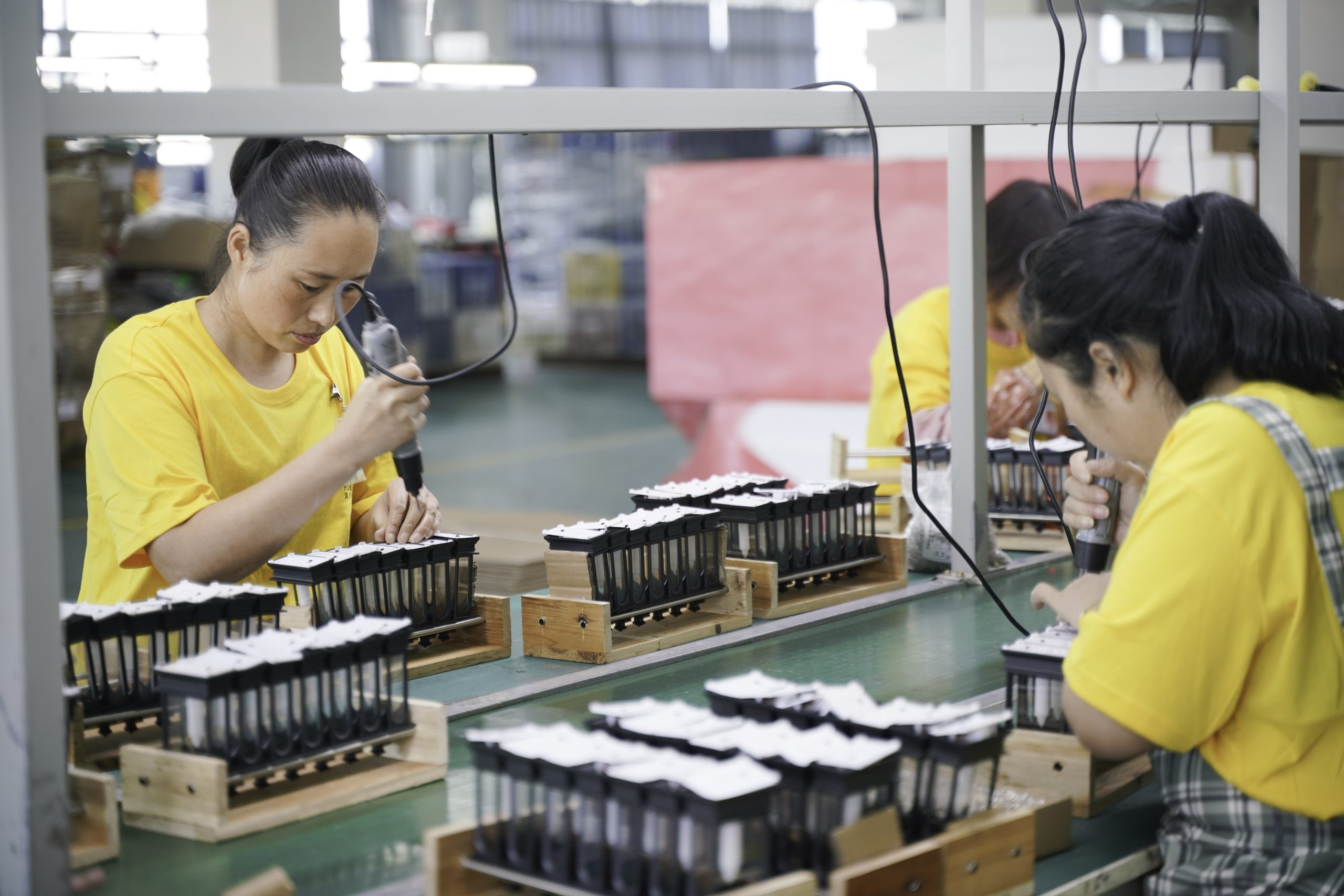 Batch production of decorative garden products